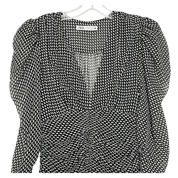 ZARA Black and Cream Patterned Ruched Mini Dress Size Medium - Picture 6 of 9